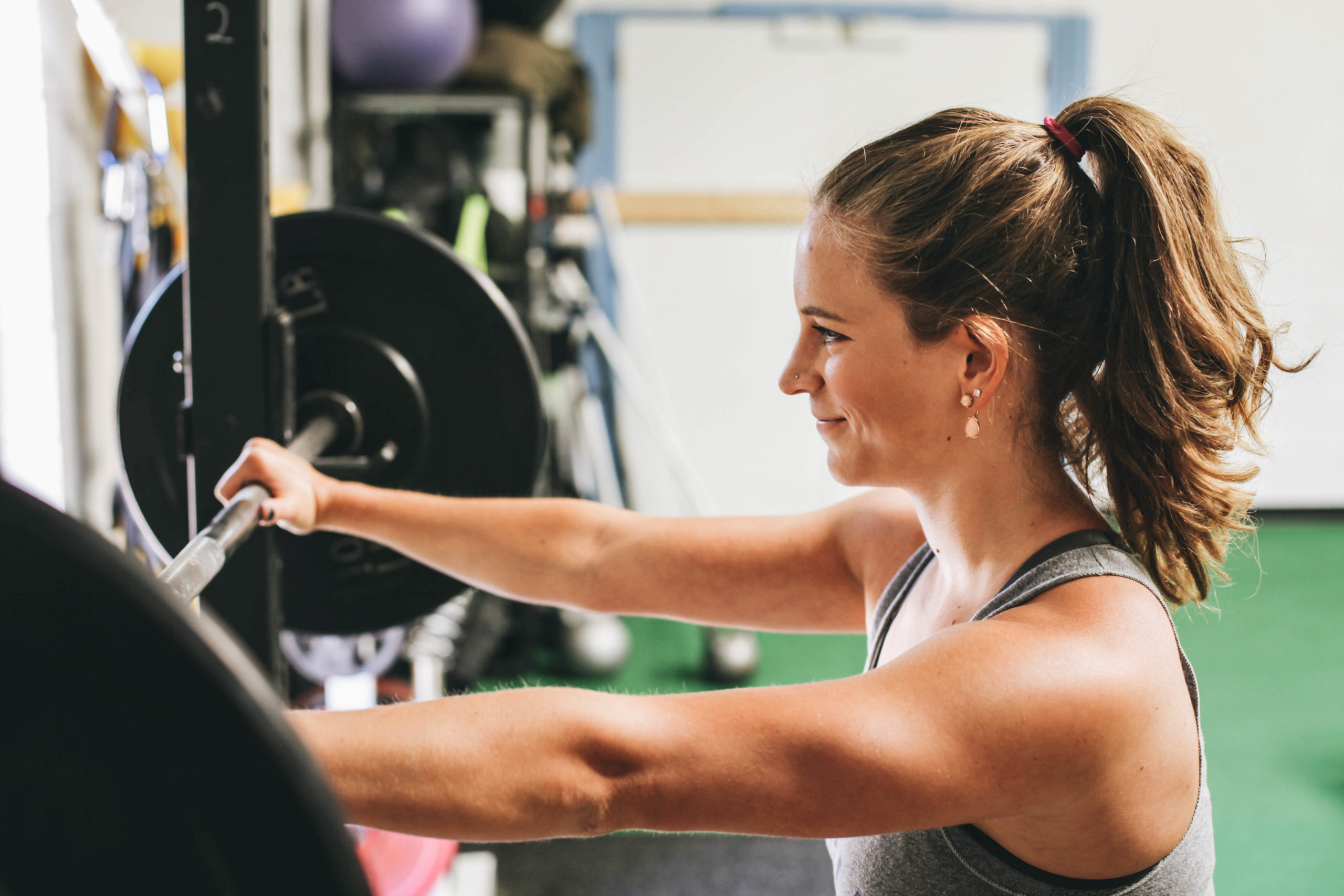 naked girl lifing weights