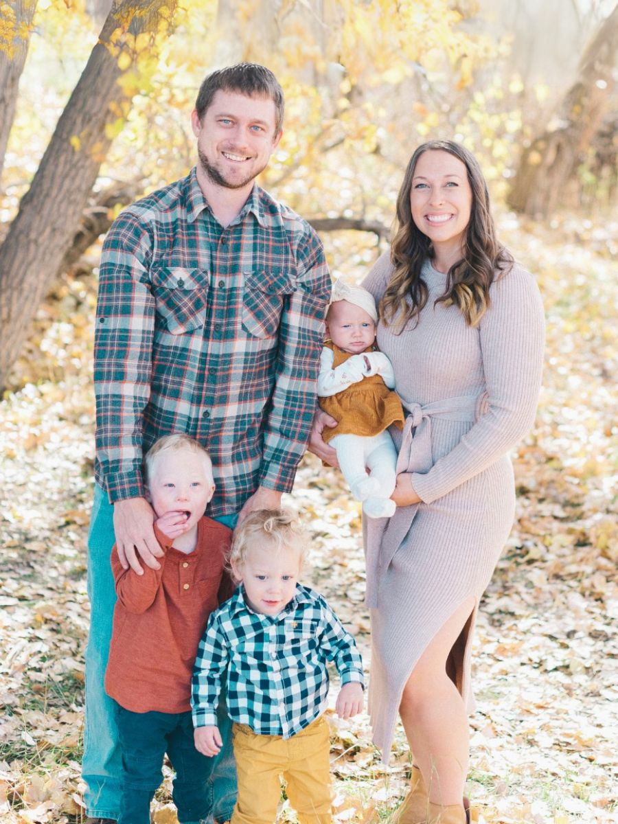 Registered Dietitian Brooke Miller with family used in blog about selling a low ticket health course