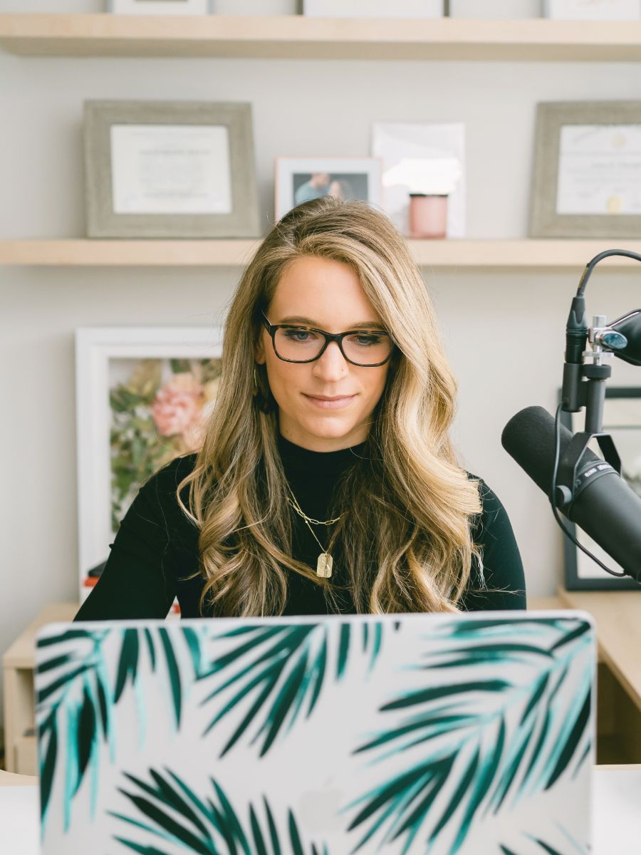 Business Coach Laura Schoenfeld image for blog about How To Build A Simple Sales Funnel for Your Online Health Business