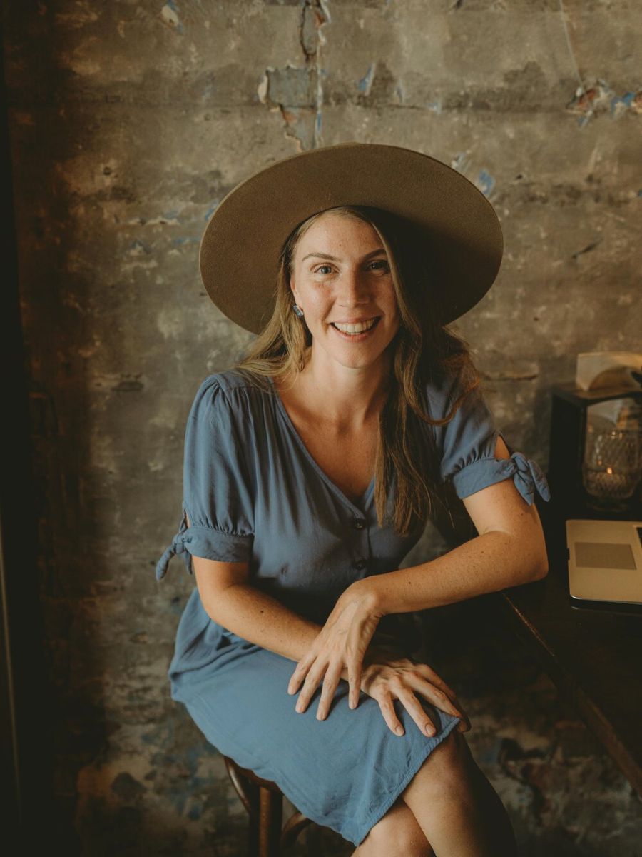 Copywriter Jillian Anderson in blog about how to stand out online as a health coach
