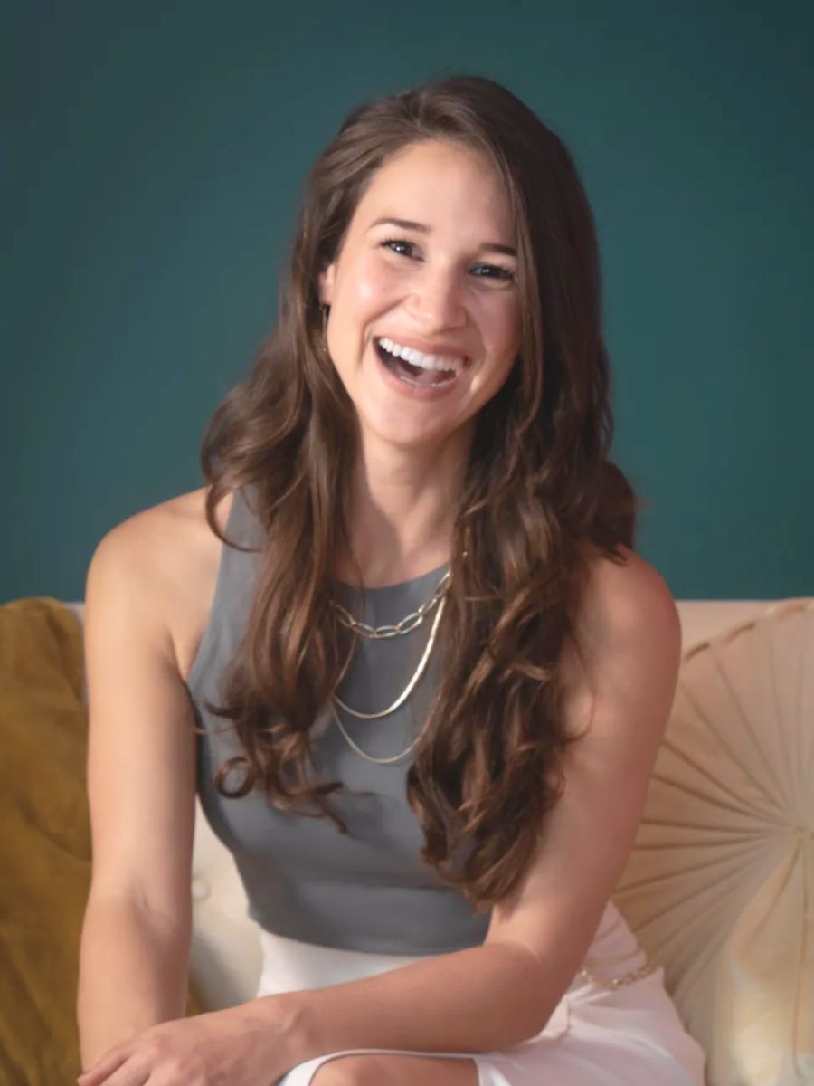 Gina Worful guest in The Nourished CEO Podcast about How to Create and Confidently Sell a High Ticket Nutrition Program