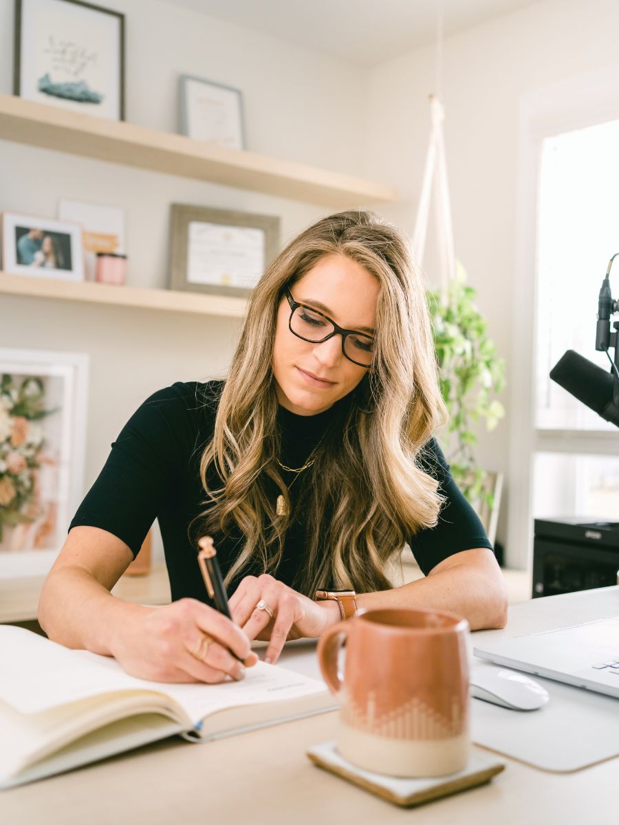 Business Coach Laura Schoenfeld podcast about Strategic CEO Type How to Stop Overthinking in Business Without Dumbing Down Your Expertise